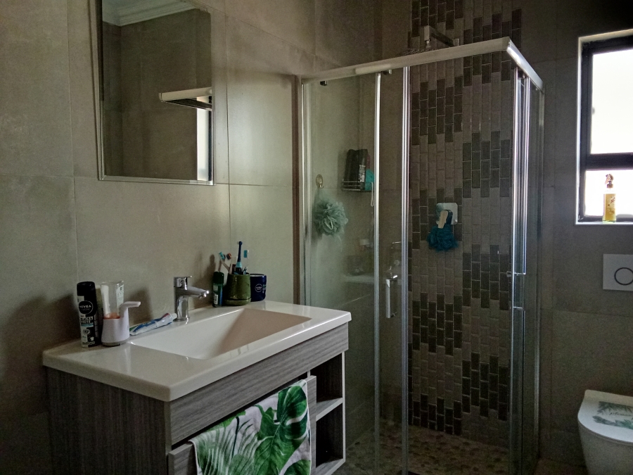 To Let 4 Bedroom Property for Rent in Brackenhurst Gauteng