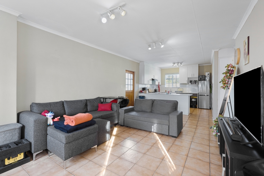 2 Bedroom Property for Sale in Magaliessig Gauteng
