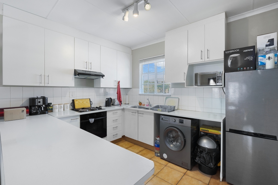 2 Bedroom Property for Sale in Magaliessig Gauteng