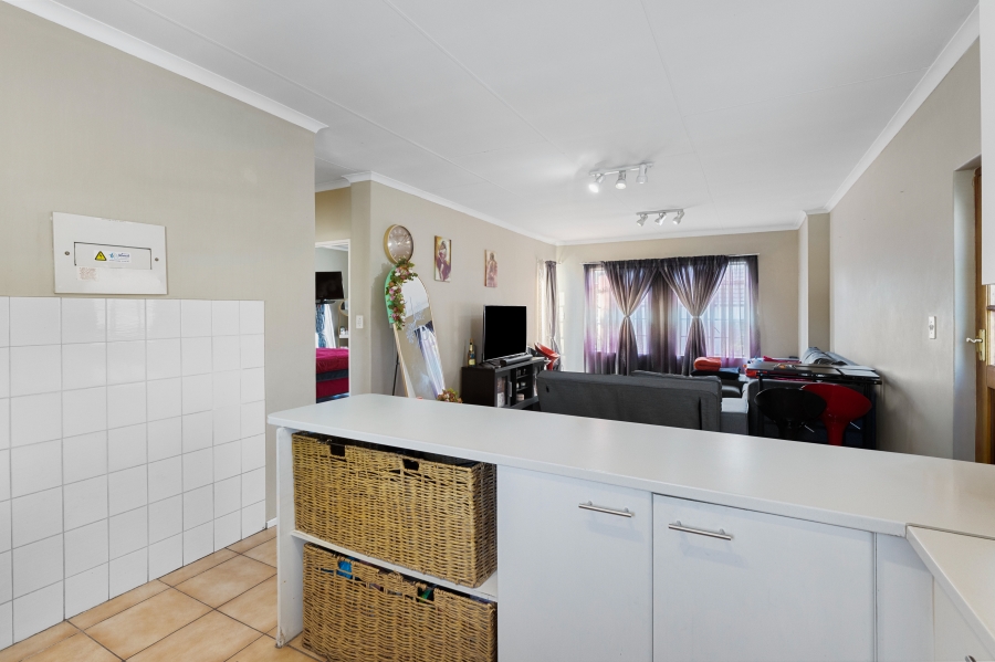 2 Bedroom Property for Sale in Magaliessig Gauteng
