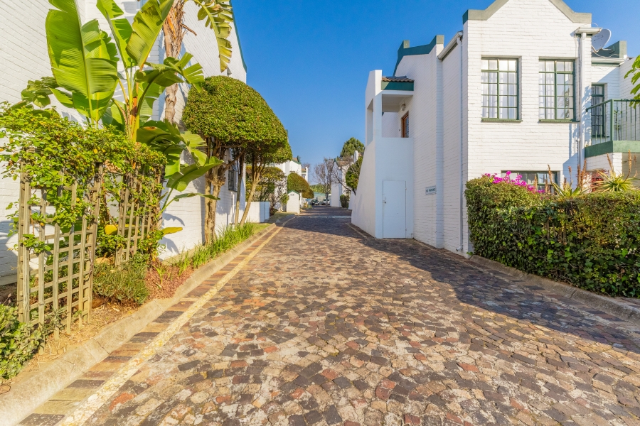 2 Bedroom Property for Sale in Magaliessig Gauteng