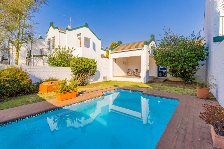 2 Bedroom Property for Sale in Magaliessig Gauteng
