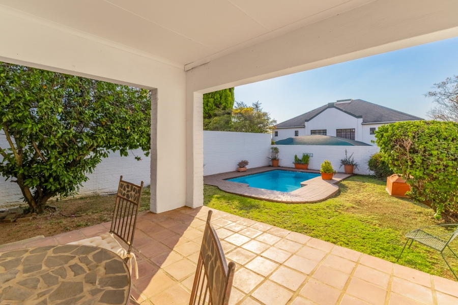 2 Bedroom Property for Sale in Magaliessig Gauteng