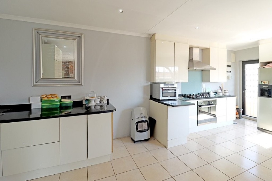 4 Bedroom Property for Sale in Kensington Gauteng