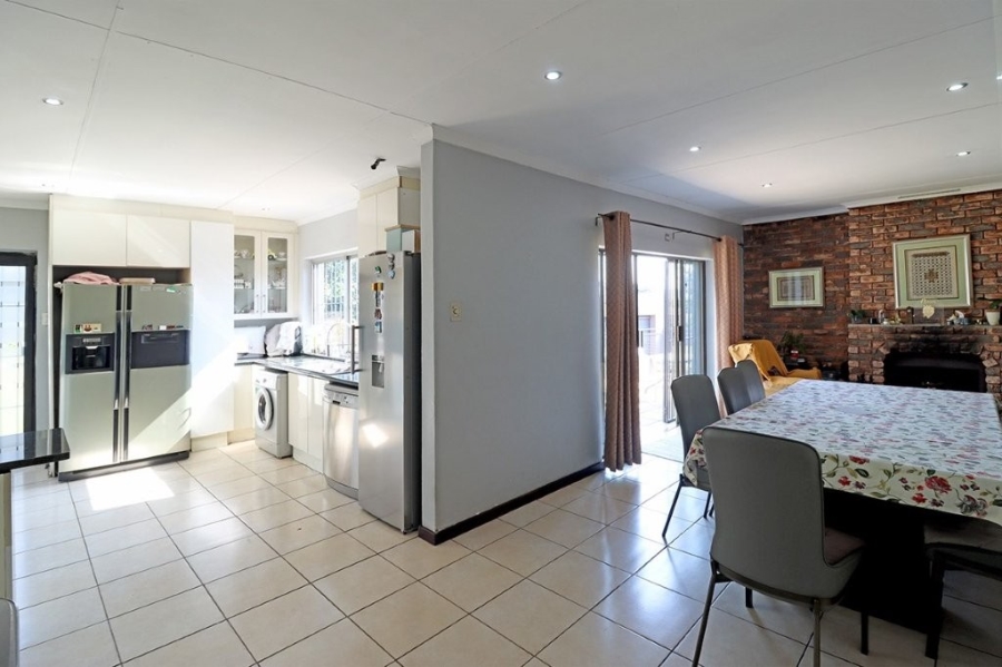 4 Bedroom Property for Sale in Kensington Gauteng