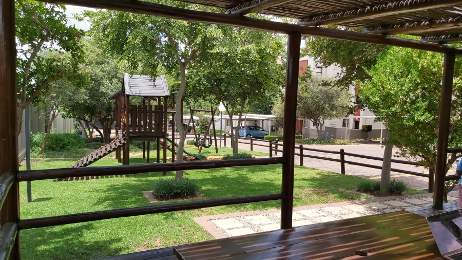 To Let 1 Bedroom Property for Rent in Lonehill Gauteng