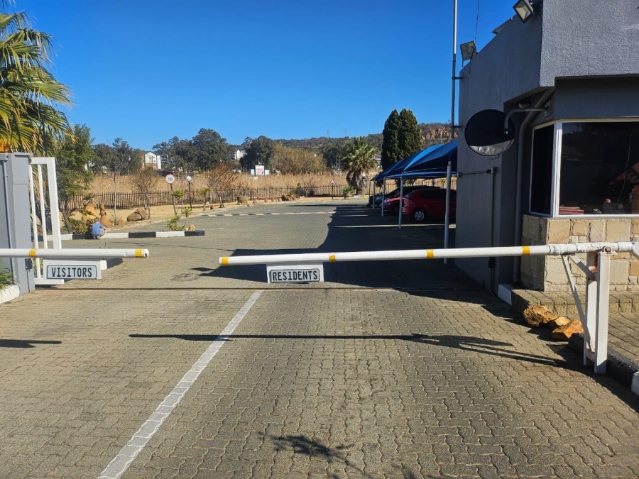 2 Bedroom Property for Sale in Mulbarton Gauteng