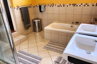 3 Bedroom Property for Sale in Mulbarton Gauteng