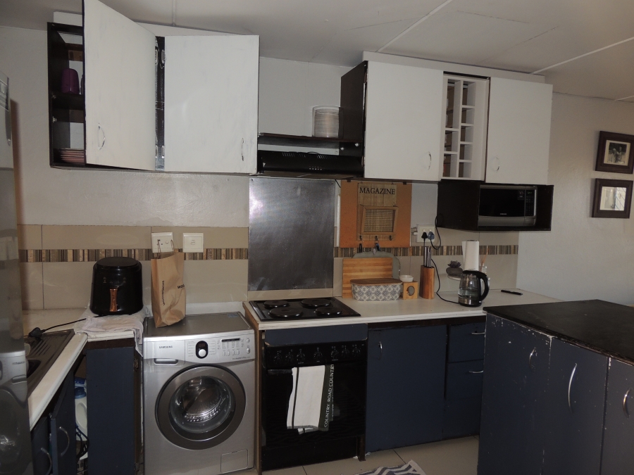 2 Bedroom Property for Sale in Mondeor Gauteng