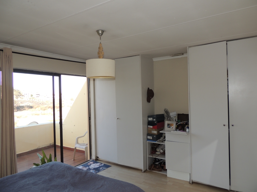 2 Bedroom Property for Sale in Mondeor Gauteng