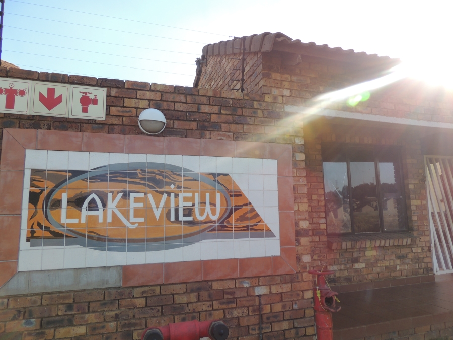 2 Bedroom Property for Sale in Mondeor Gauteng