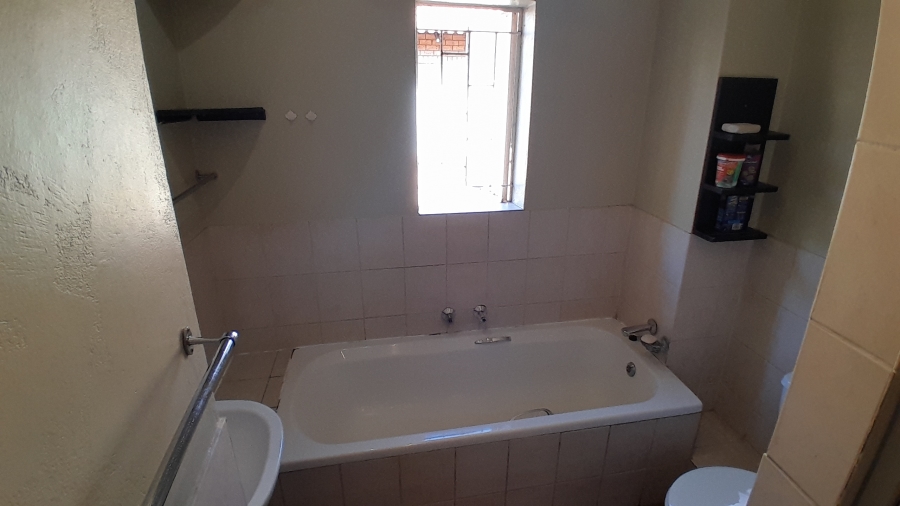 2 Bedroom Property for Sale in Wonderboom South Gauteng
