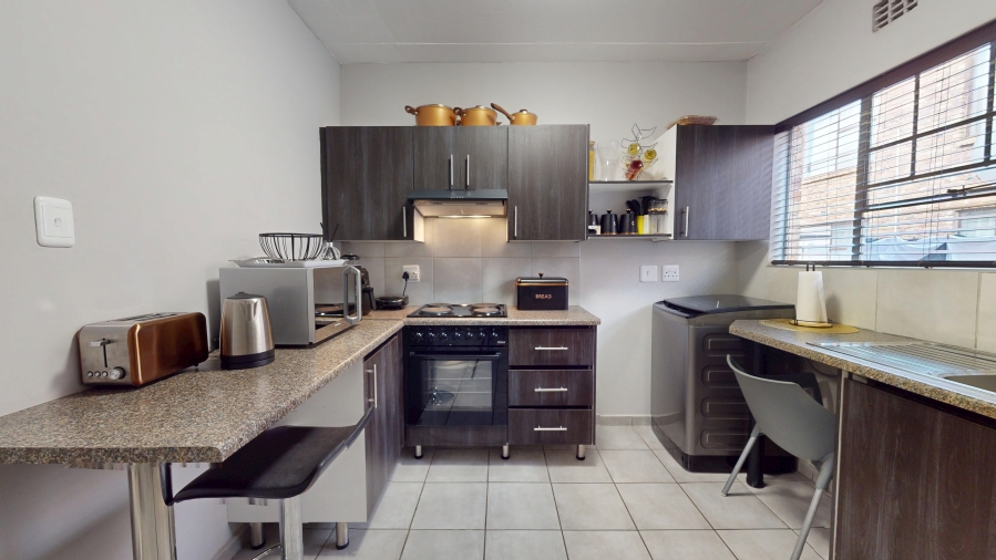 2 Bedroom Property for Sale in Crystal Park Gauteng