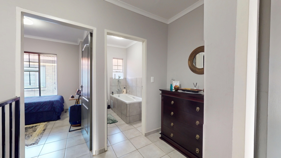 2 Bedroom Property for Sale in Crystal Park Gauteng