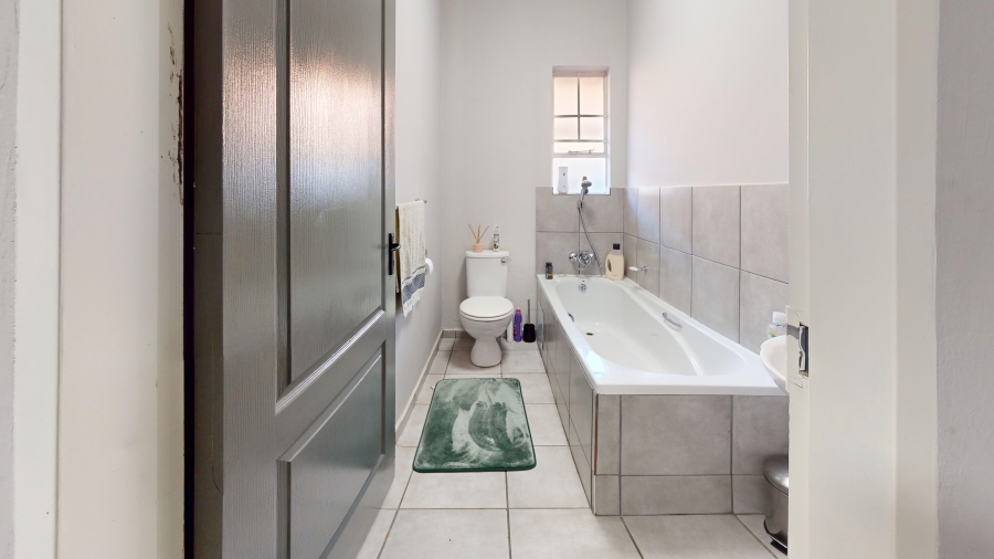 2 Bedroom Property for Sale in Crystal Park Gauteng