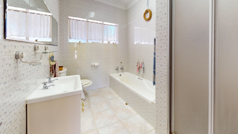 3 Bedroom Property for Sale in Farrarmere Gauteng