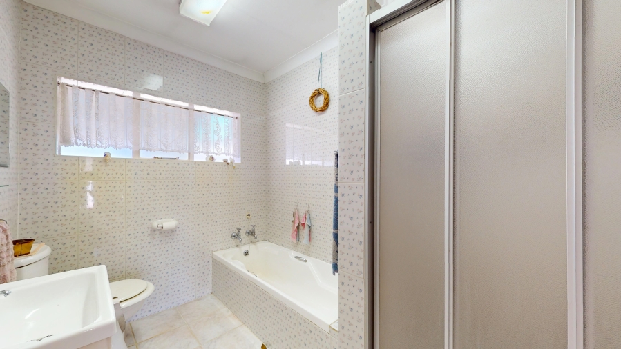 3 Bedroom Property for Sale in Farrarmere Gauteng