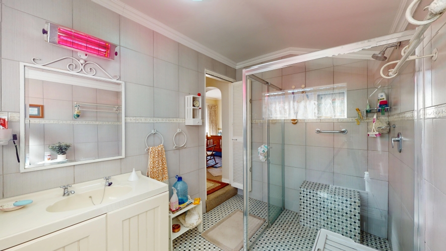 3 Bedroom Property for Sale in Farrarmere Gauteng
