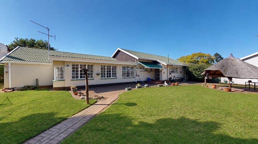 3 Bedroom Property for Sale in Farrarmere Gauteng