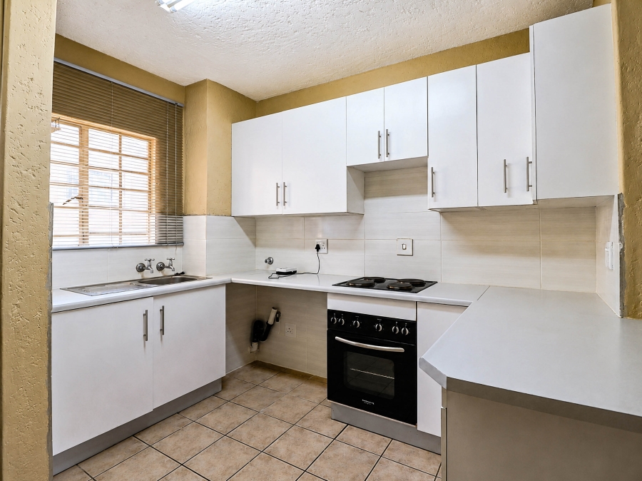 3 Bedroom Property for Sale in Die Hoewes Gauteng