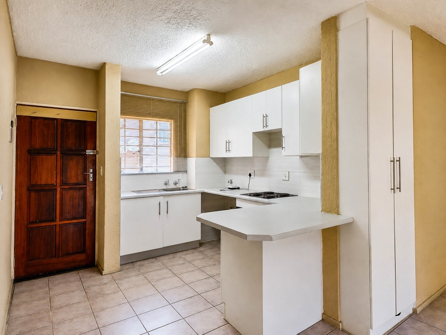 3 Bedroom Property for Sale in Die Hoewes Gauteng