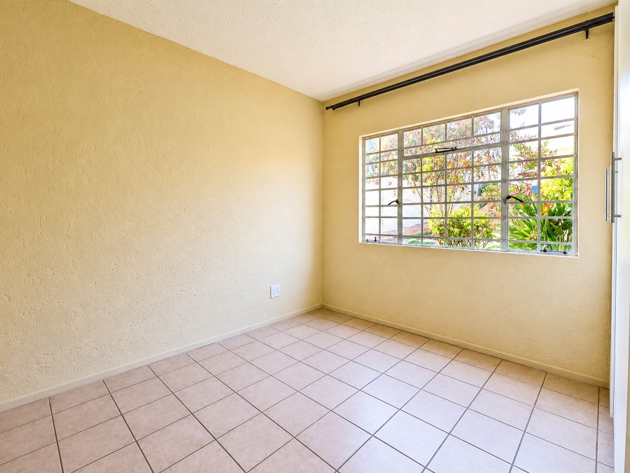 3 Bedroom Property for Sale in Die Hoewes Gauteng