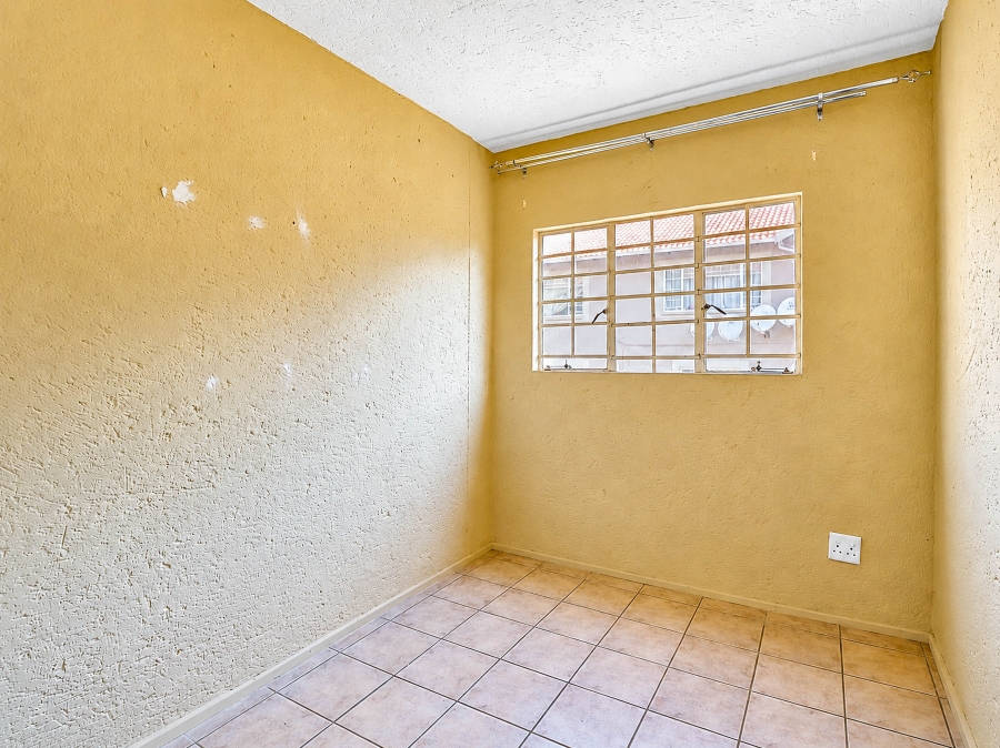 3 Bedroom Property for Sale in Die Hoewes Gauteng