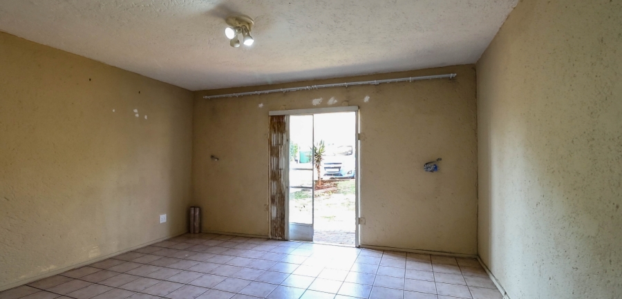 3 Bedroom Property for Sale in Die Hoewes Gauteng