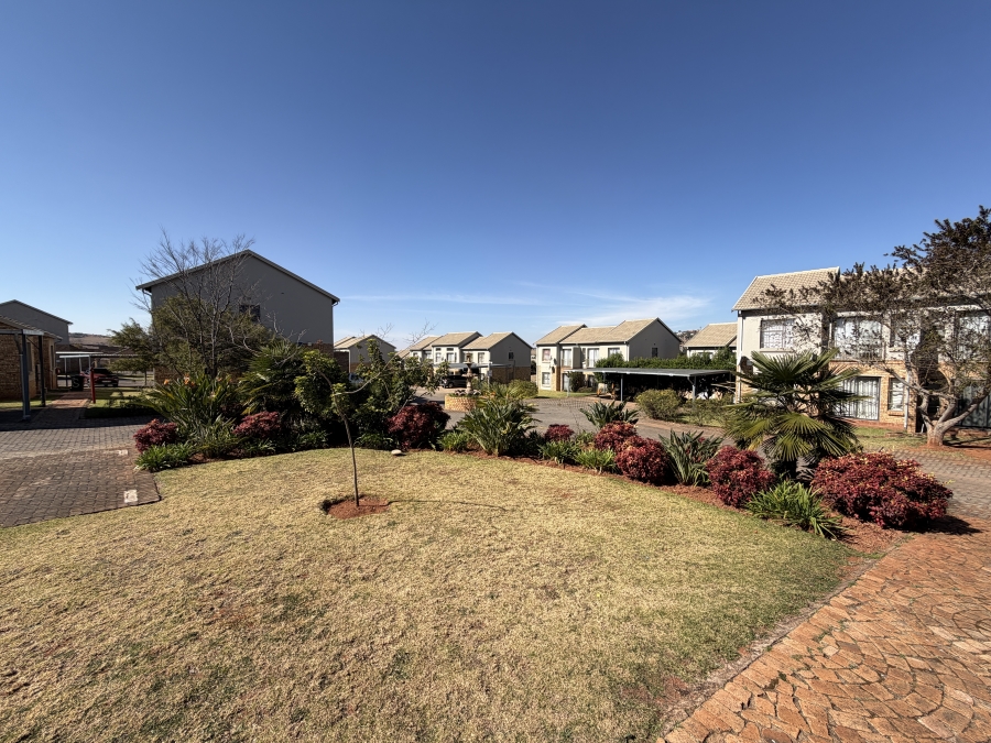 To Let 2 Bedroom Property for Rent in Noordheuwel Gauteng