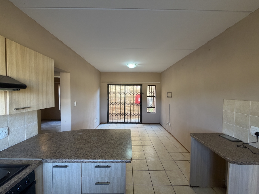 To Let 2 Bedroom Property for Rent in Noordheuwel Gauteng