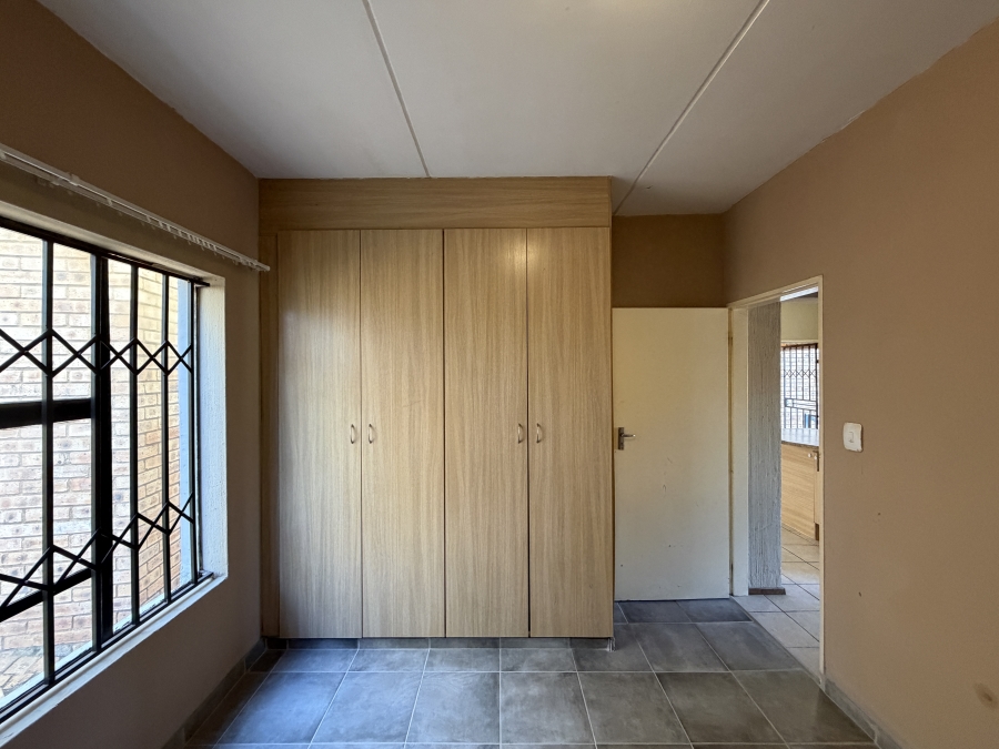 To Let 2 Bedroom Property for Rent in Noordheuwel Gauteng