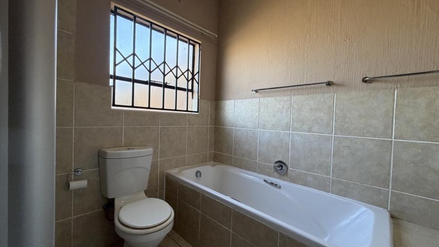 To Let 2 Bedroom Property for Rent in Noordheuwel Gauteng