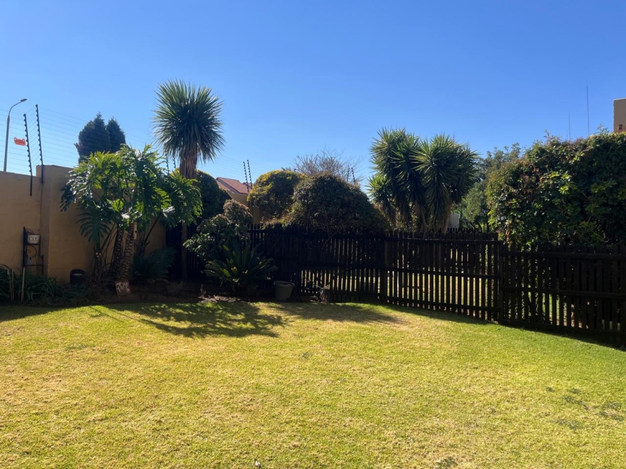 2 Bedroom Property for Sale in Eden Glen Gauteng