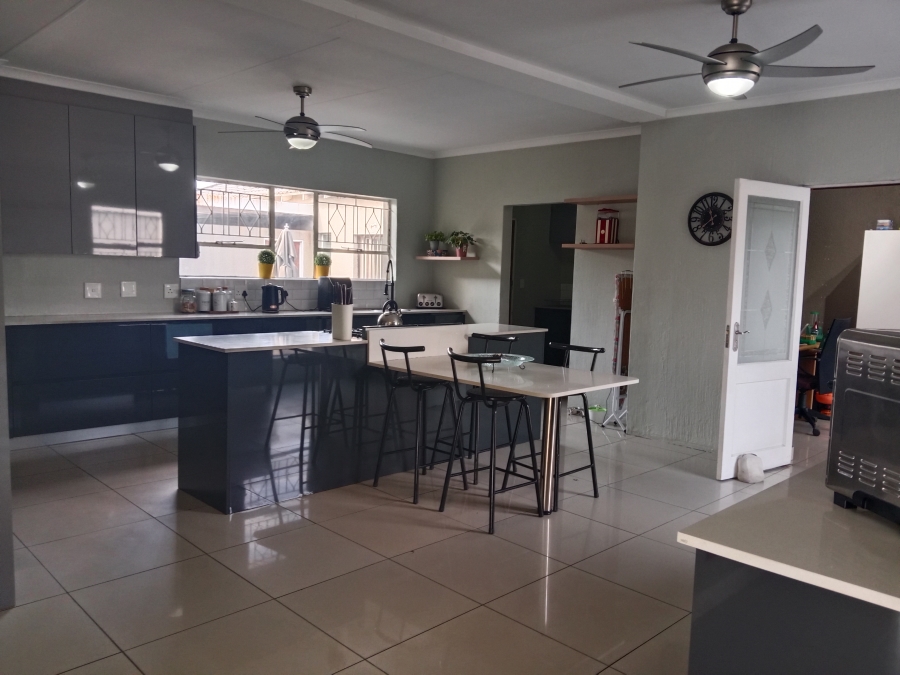 4 Bedroom Property for Sale in Verwoerdpark Gauteng