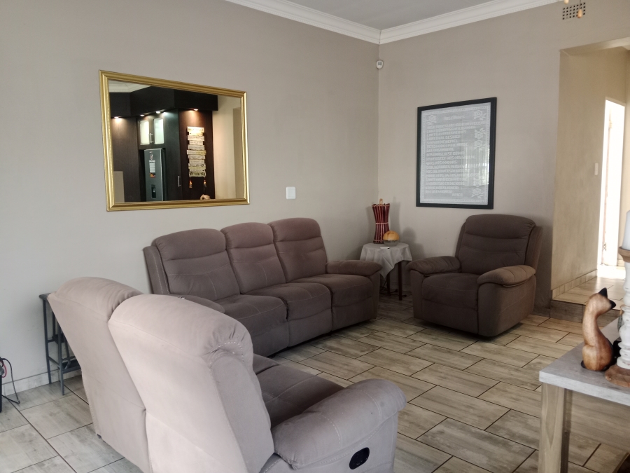 4 Bedroom Property for Sale in Verwoerdpark Gauteng