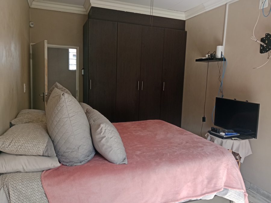 4 Bedroom Property for Sale in Verwoerdpark Gauteng