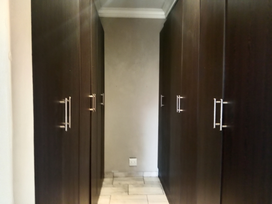 4 Bedroom Property for Sale in Verwoerdpark Gauteng