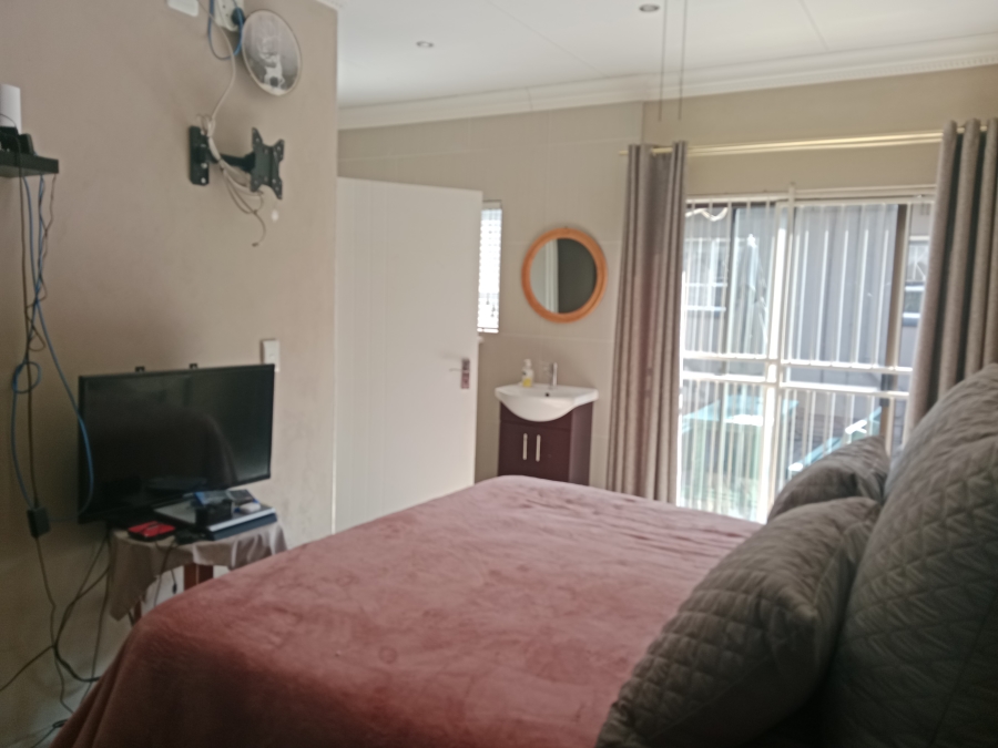 4 Bedroom Property for Sale in Verwoerdpark Gauteng