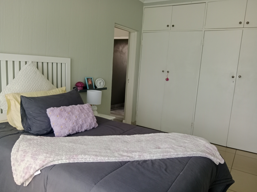 4 Bedroom Property for Sale in Verwoerdpark Gauteng