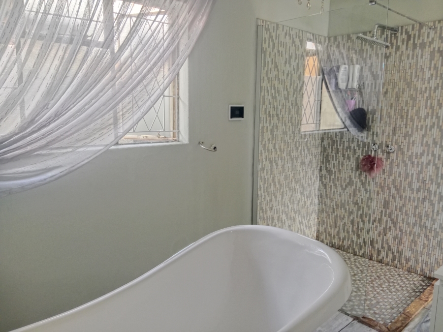 4 Bedroom Property for Sale in Verwoerdpark Gauteng