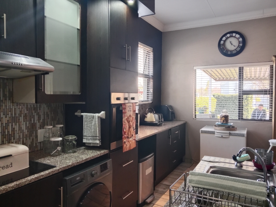 4 Bedroom Property for Sale in Verwoerdpark Gauteng