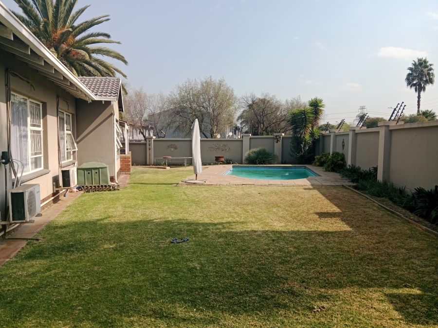 4 Bedroom Property for Sale in Verwoerdpark Gauteng