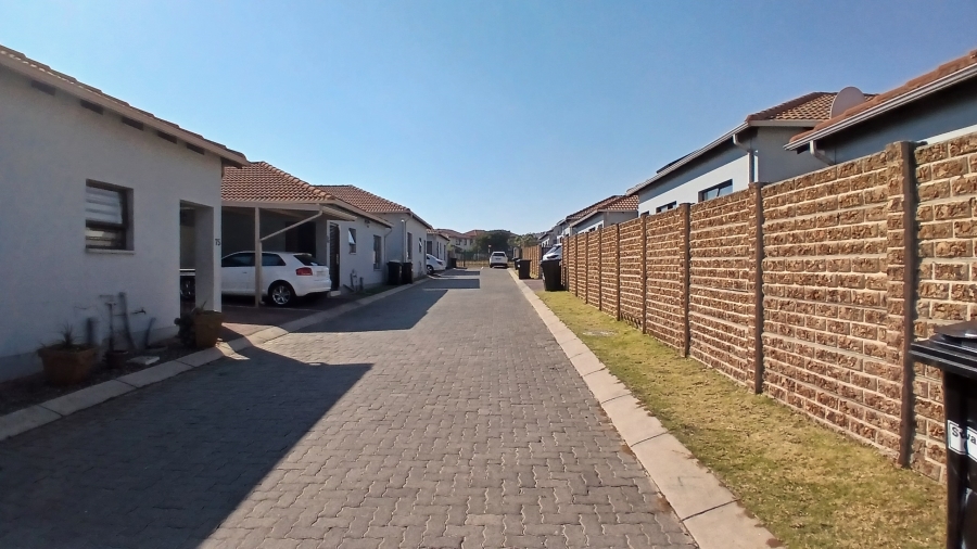 2 Bedroom Property for Sale in Parkrand Gauteng
