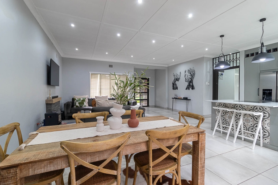 5 Bedroom Property for Sale in Three Rivers Gauteng