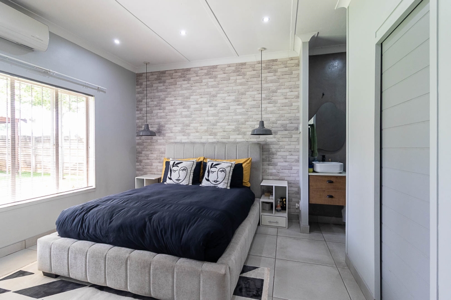 5 Bedroom Property for Sale in Three Rivers Gauteng