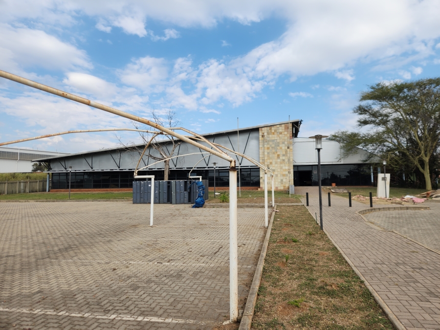 To Let Commercial Property for Rent in Rosslyn Gauteng