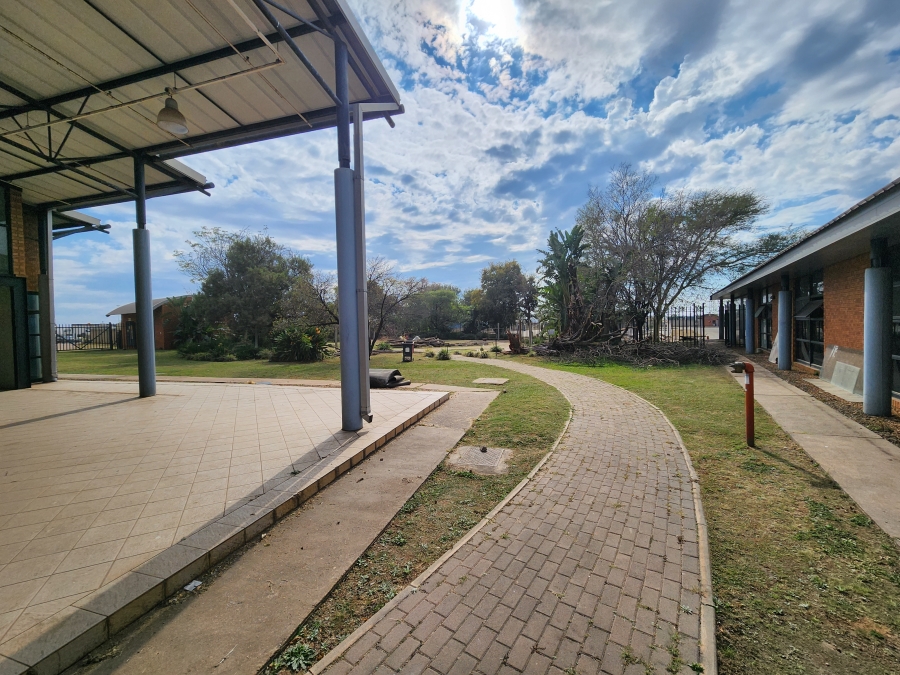 To Let Commercial Property for Rent in Rosslyn Gauteng