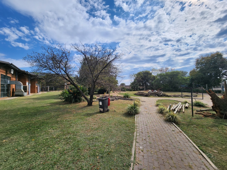 To Let Commercial Property for Rent in Rosslyn Gauteng