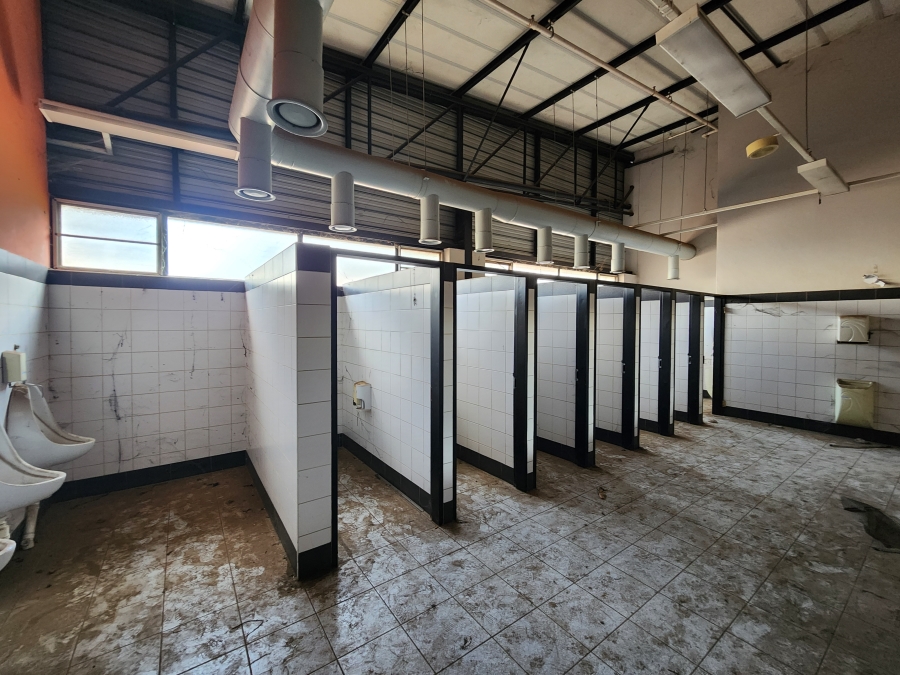 To Let Commercial Property for Rent in Rosslyn Gauteng