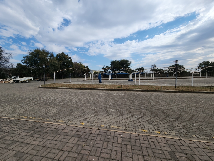 To Let Commercial Property for Rent in Rosslyn Gauteng